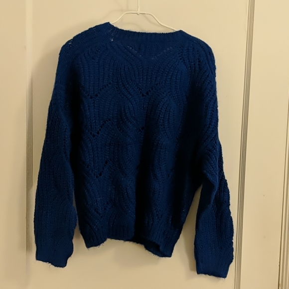 Sweater - Picture 2 of 4